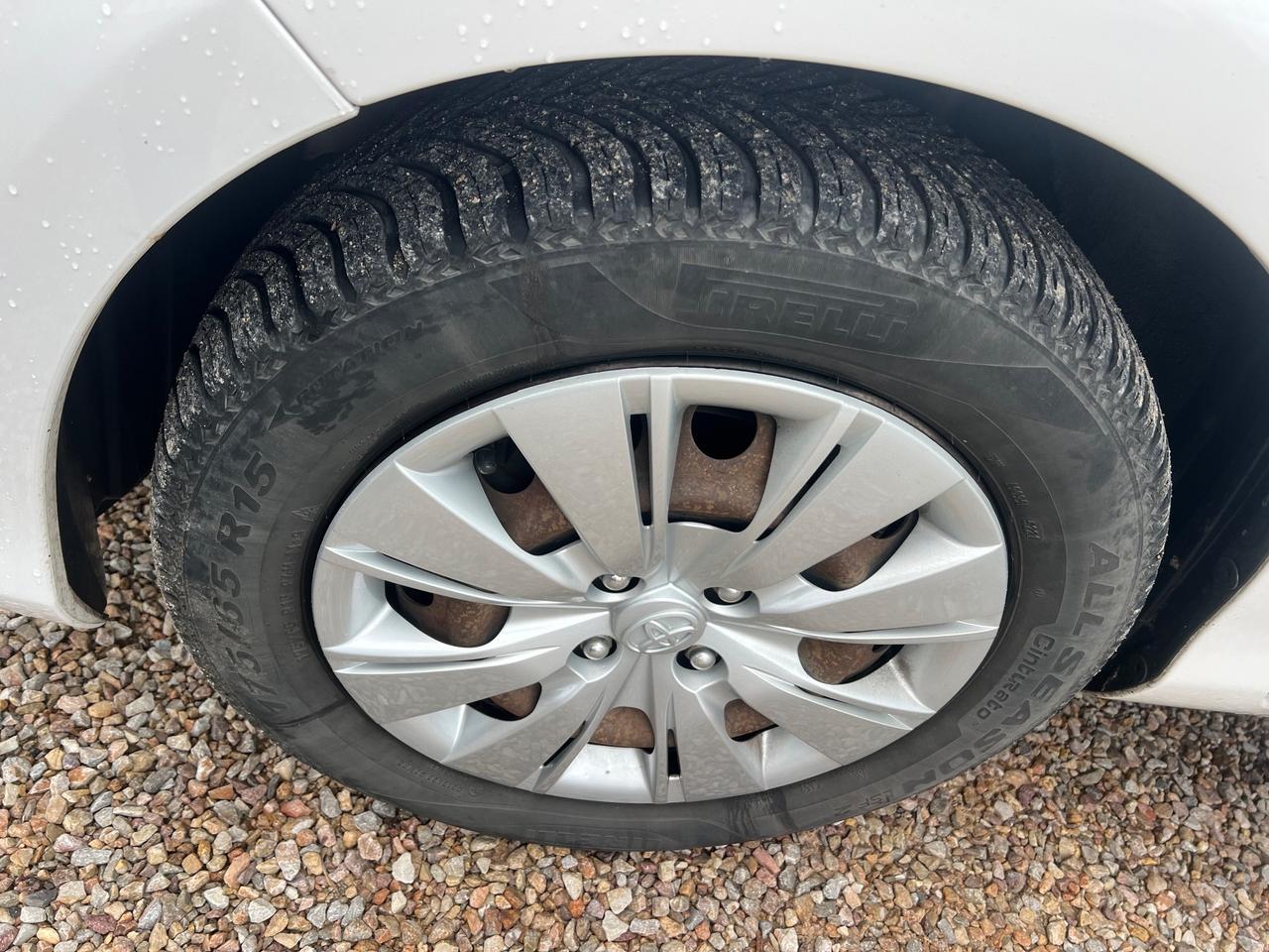 Toyota Yaris 1.0 5 porte