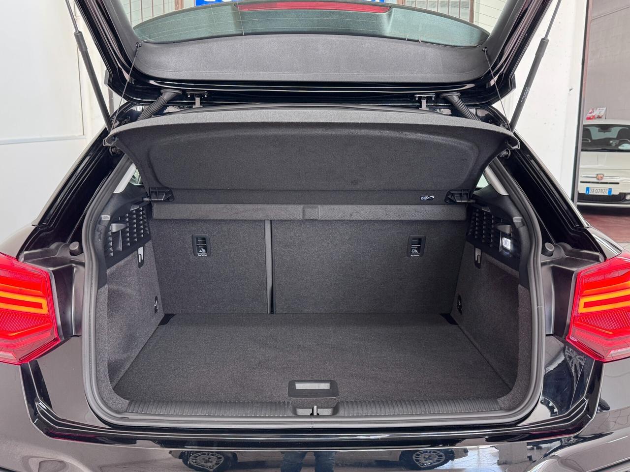 Audi Q2 30 TDI Identity Black - 2023