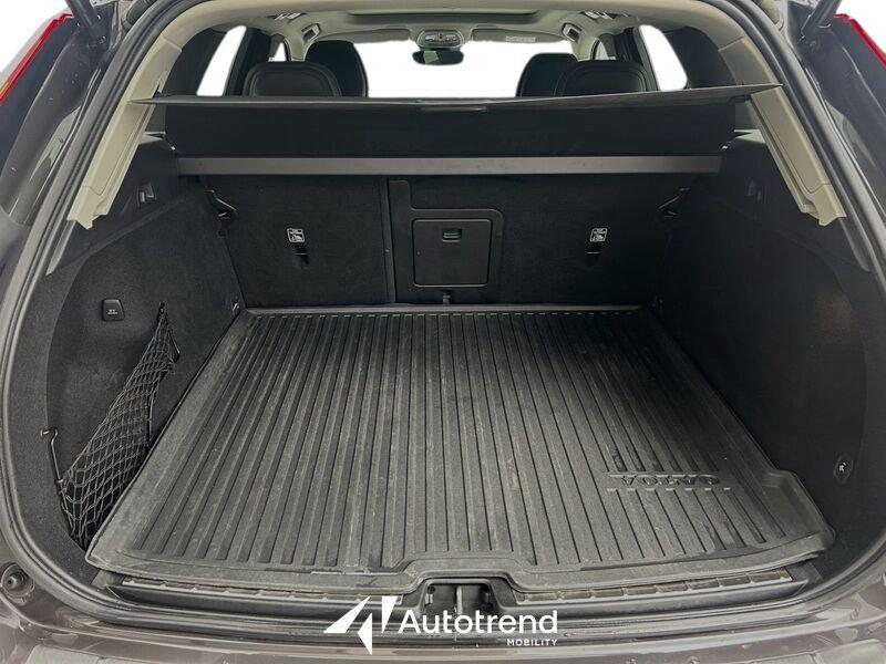 Volvo XC60 B5 235+14 CV AWD Automatica Mild Hybrid Ultimate Dark