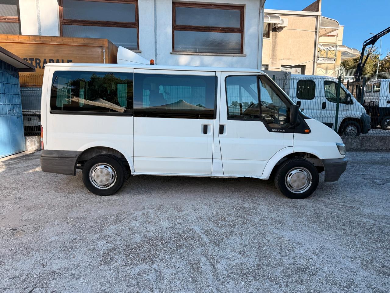 Ford Transit 2.0 Tdci 9 Posti Gancio Traino 18q