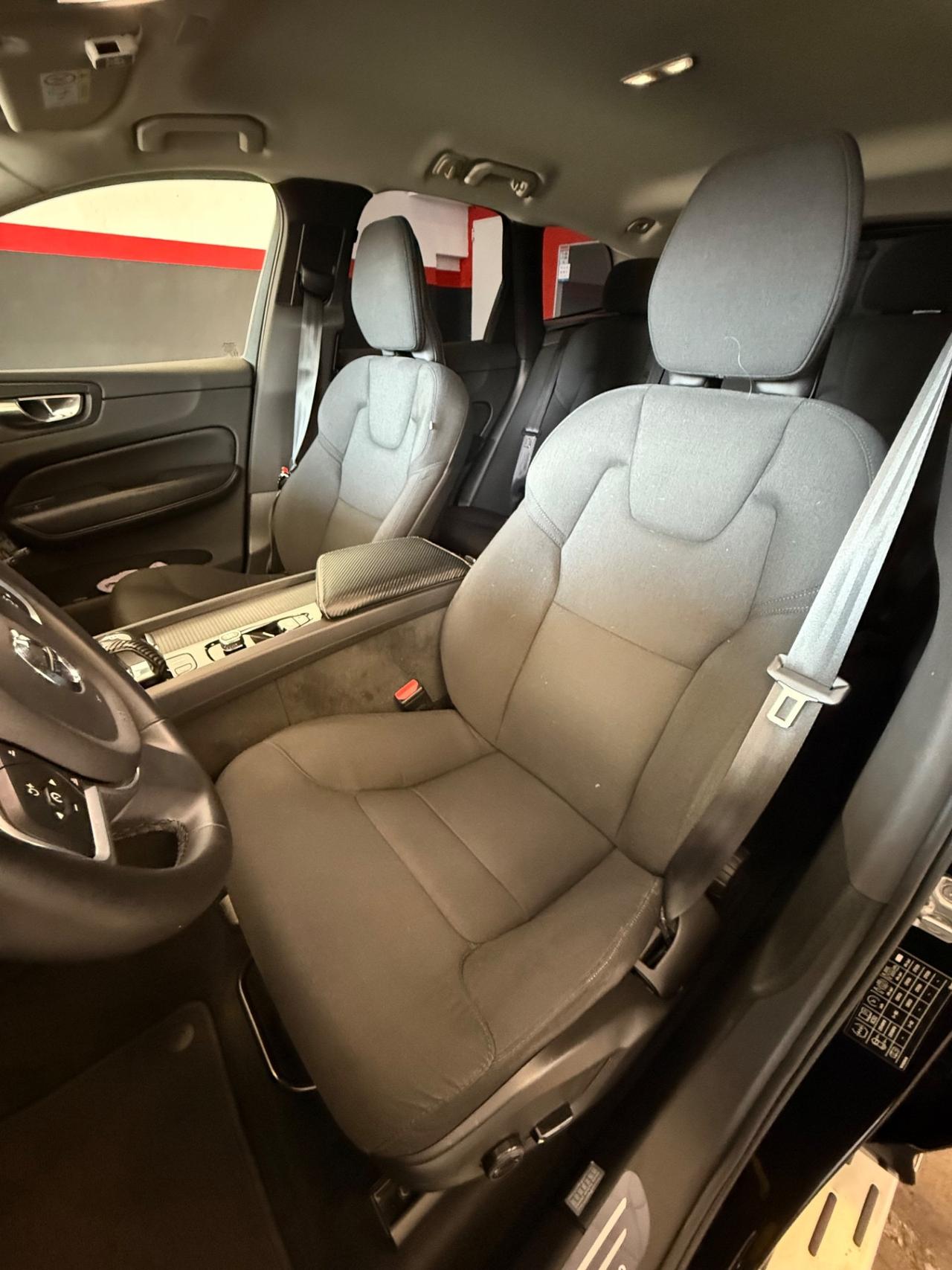 Volvo XC 60 XC60 B4 (d) AWD Geartronic Momentum Pro