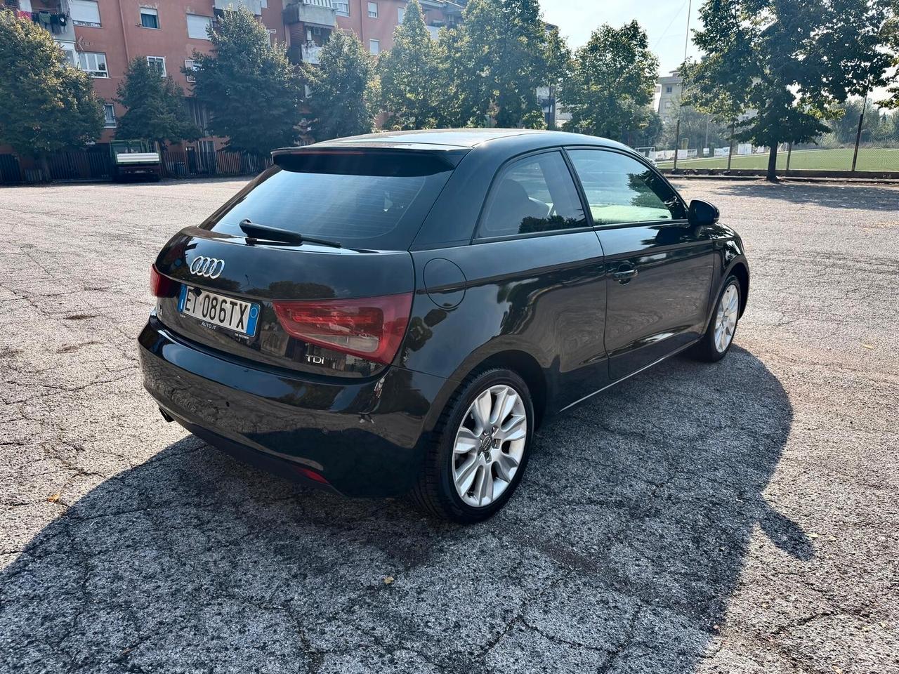 Audi A1 1.6 TDI 105 CV S line edition plus -