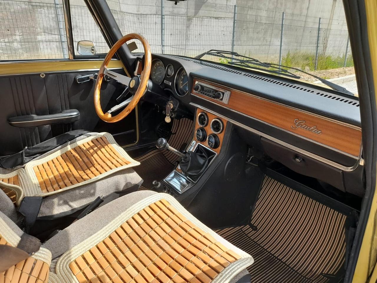 Alfa Romeo Giulia Nuova Super 1300