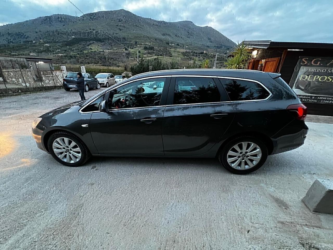 Opel Astra 1.7 CDTI 110CV Sports Tourer Cosmo Fleet