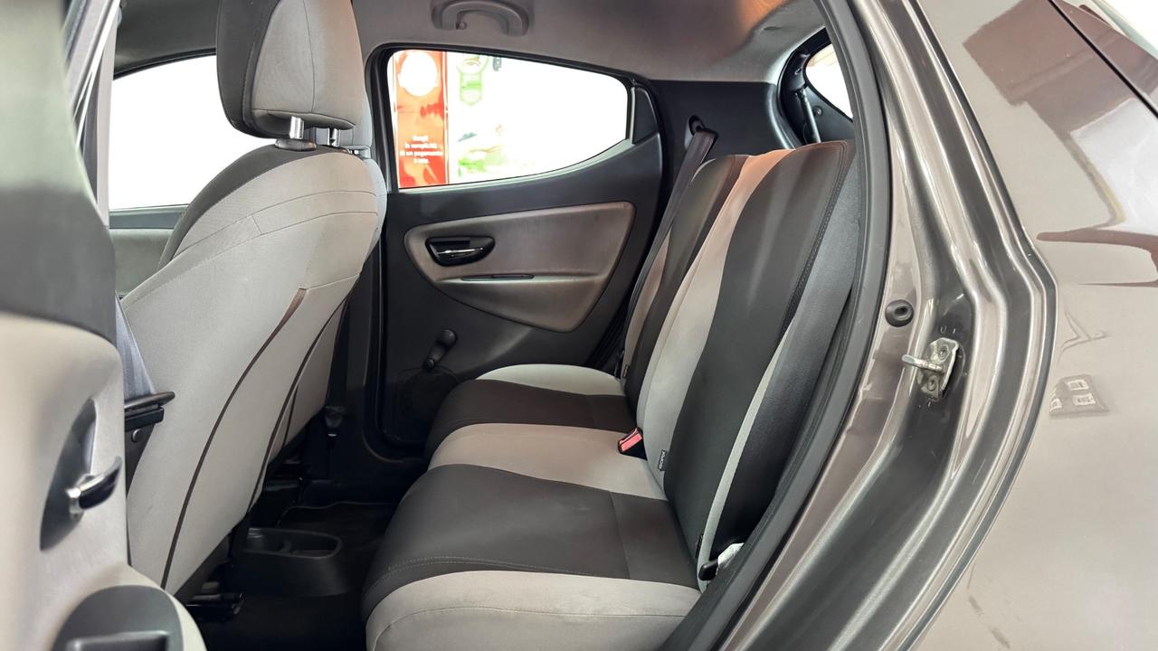 Lancia Ypsilon 1.3 MJT 16V 95 CV 5 porte S&S Silver