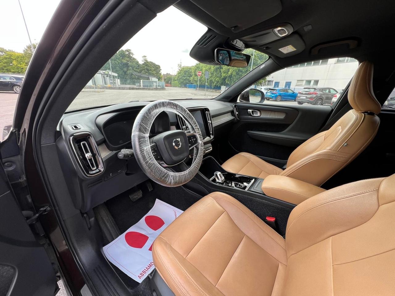 Volvo XC40 D3 Inscription * AUTOCARRO N1