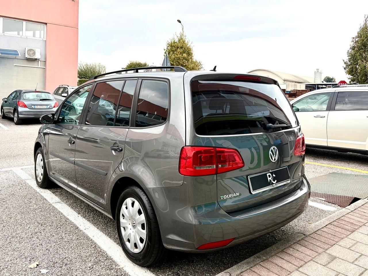 Volkswagen Touran 1.6 TDI 7 posti Neopatentati