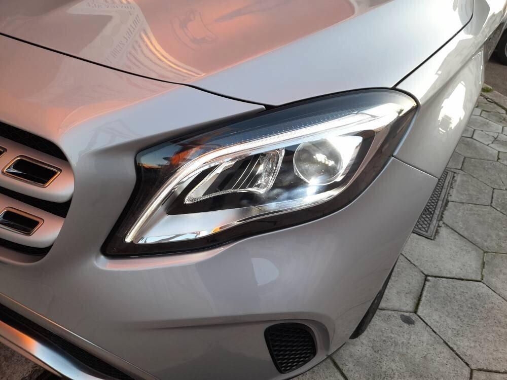 MERCEDES GLA 180 D SPORT