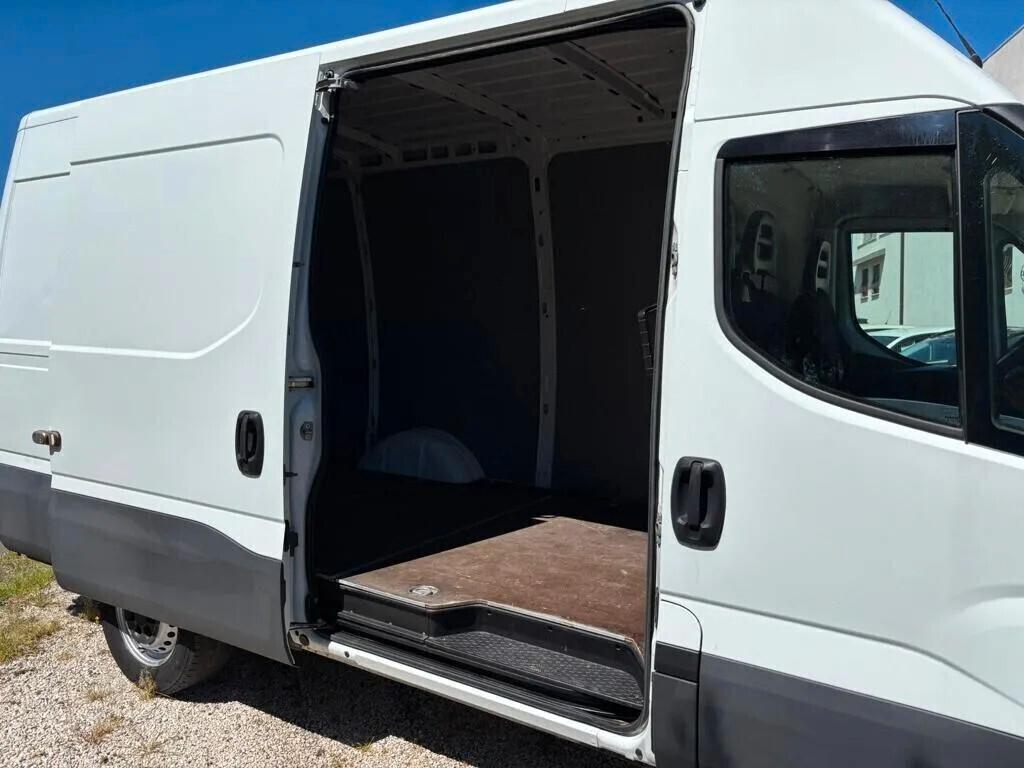 Iveco Daily 35S14Sa8V 2.3Hpt Plm-Tm Hi-Ma