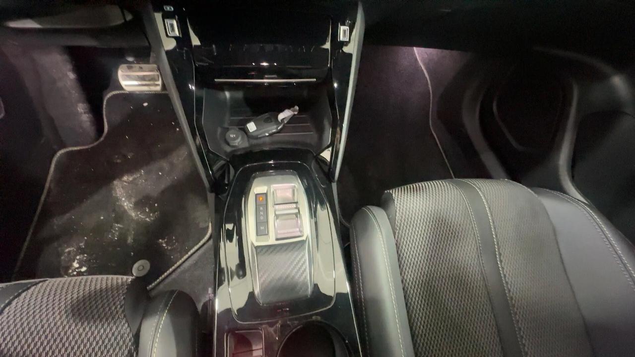 Peugeot 2008 GT 130cv EAT8 GT FULL!!