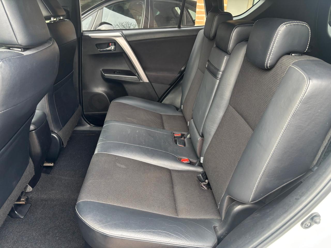 Toyota RAV 4 RAV4 2.5 Hybrid 2WD Lounge