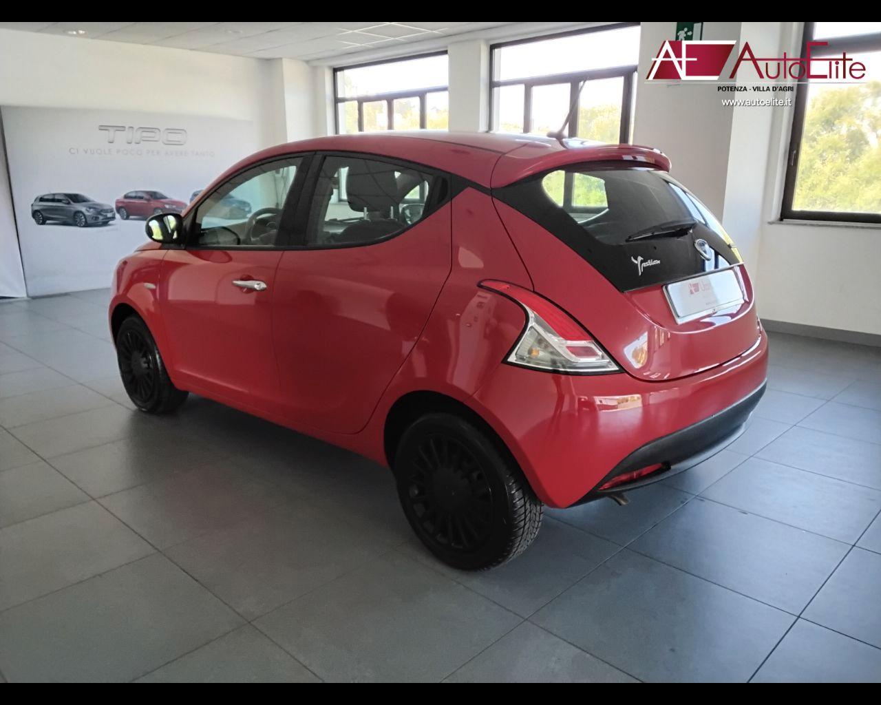 LANCIA Ypsilon 1.0 FireFly 5 porte S&S Hybrid Ecochic Silver