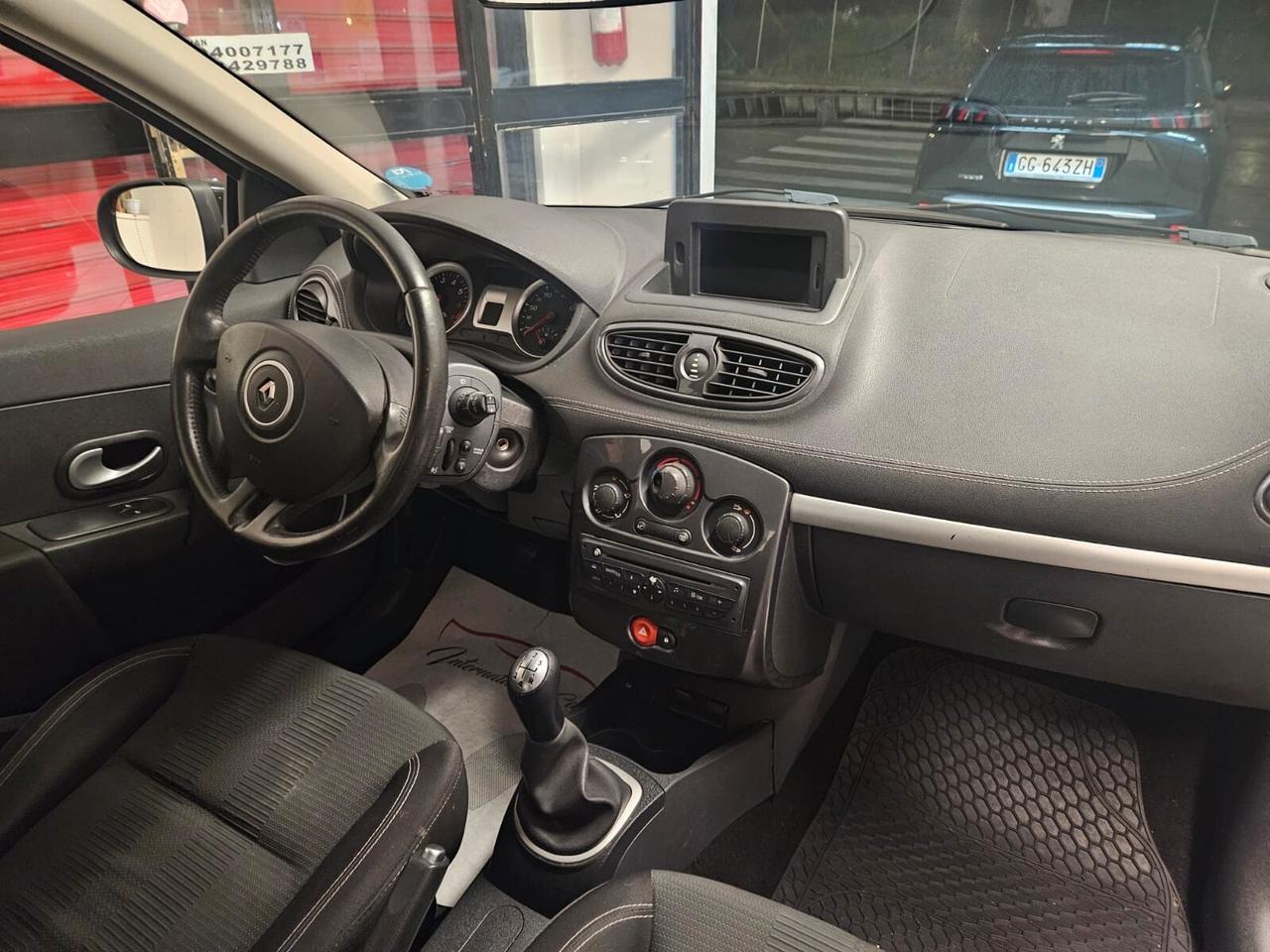 Renault Clio 5p 1.2 benz 2011 NEOPATENTATI