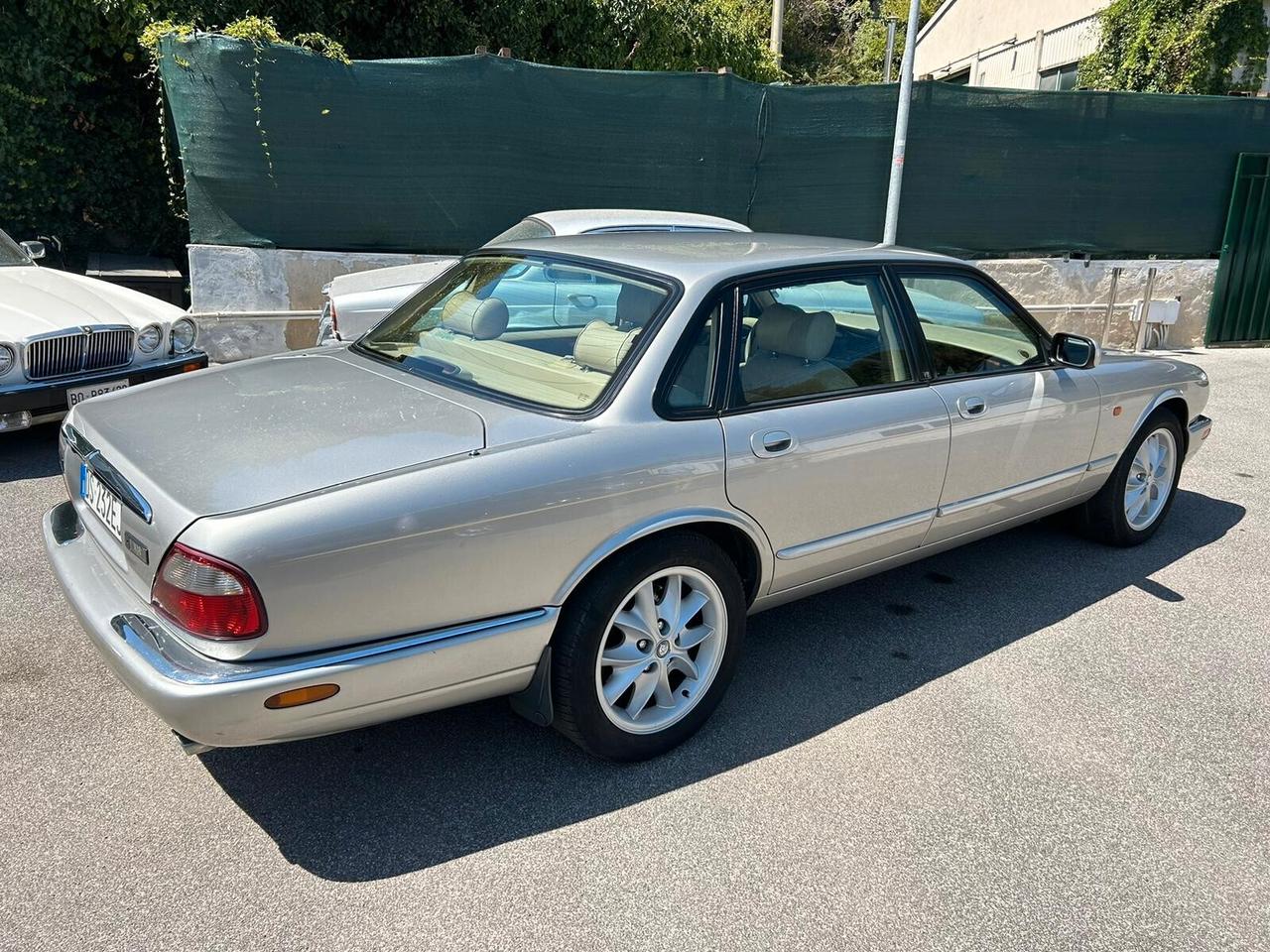 Jaguar XJ 3.5 V8 cat Executive