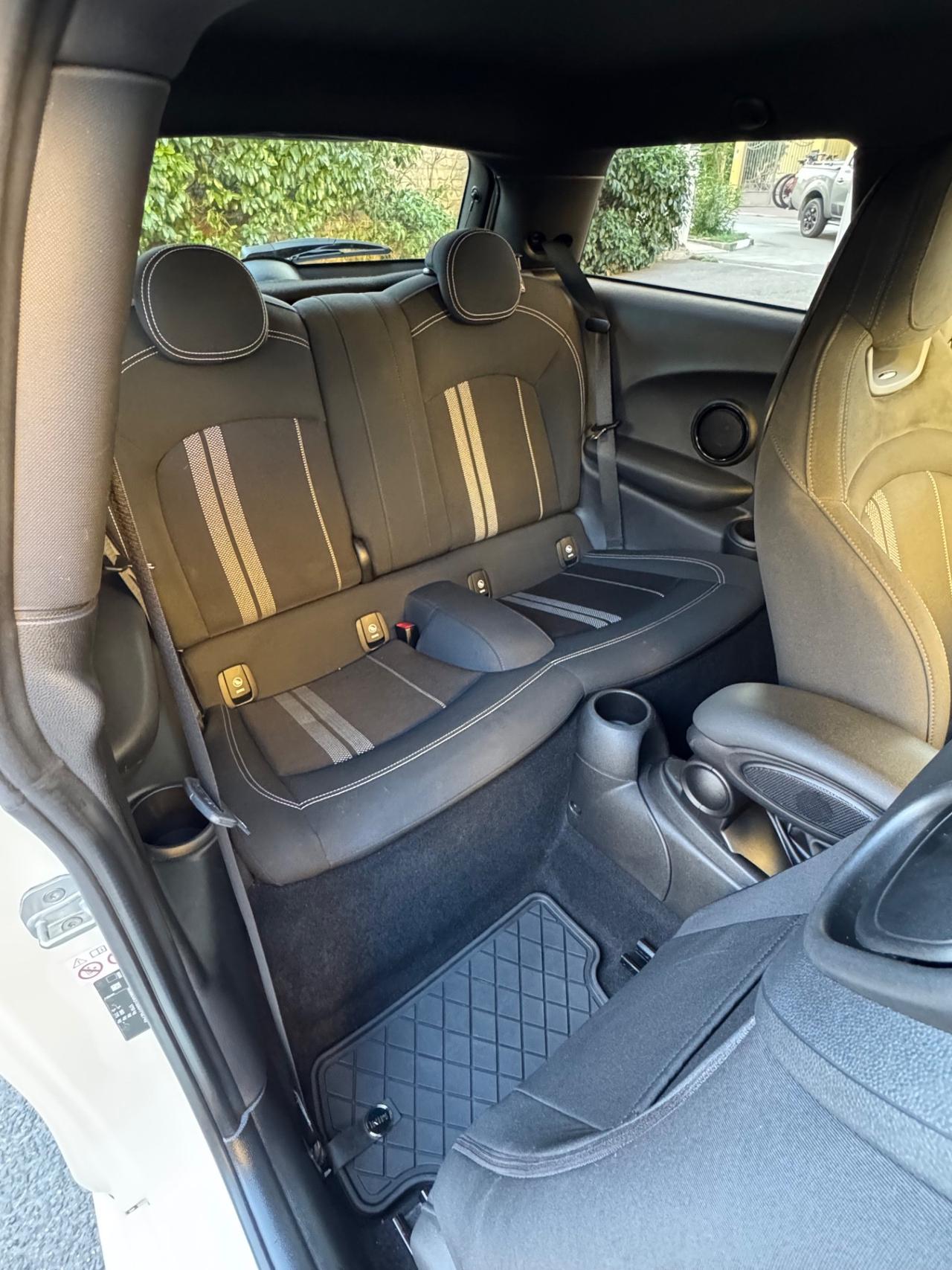 Mini F56 2.0 John Cooper Works Pro 231cv Auto 3p