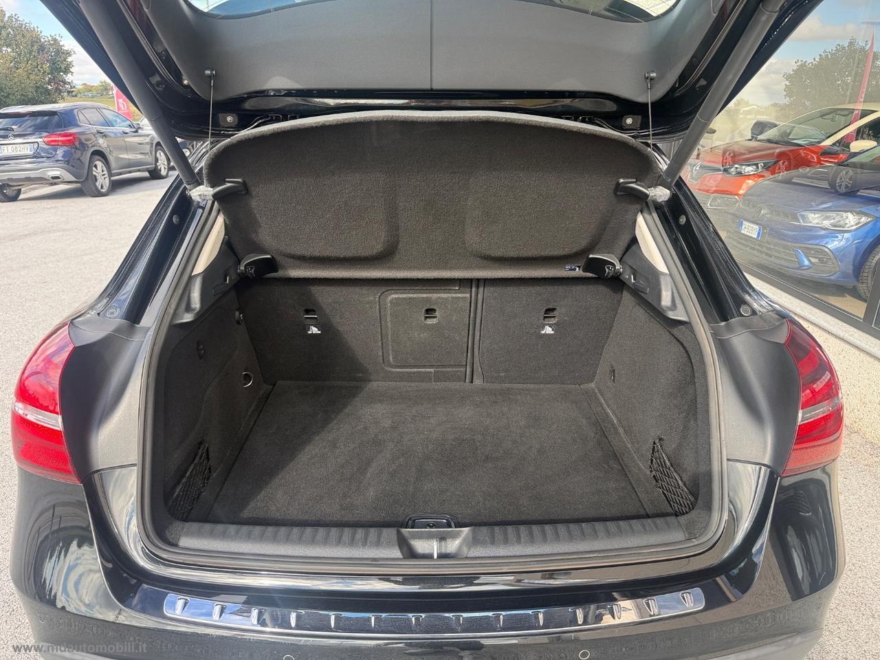 MERCEDES-BENZ GLA 200 d Automatic 4Matic Sport LED CAMERA NAVI