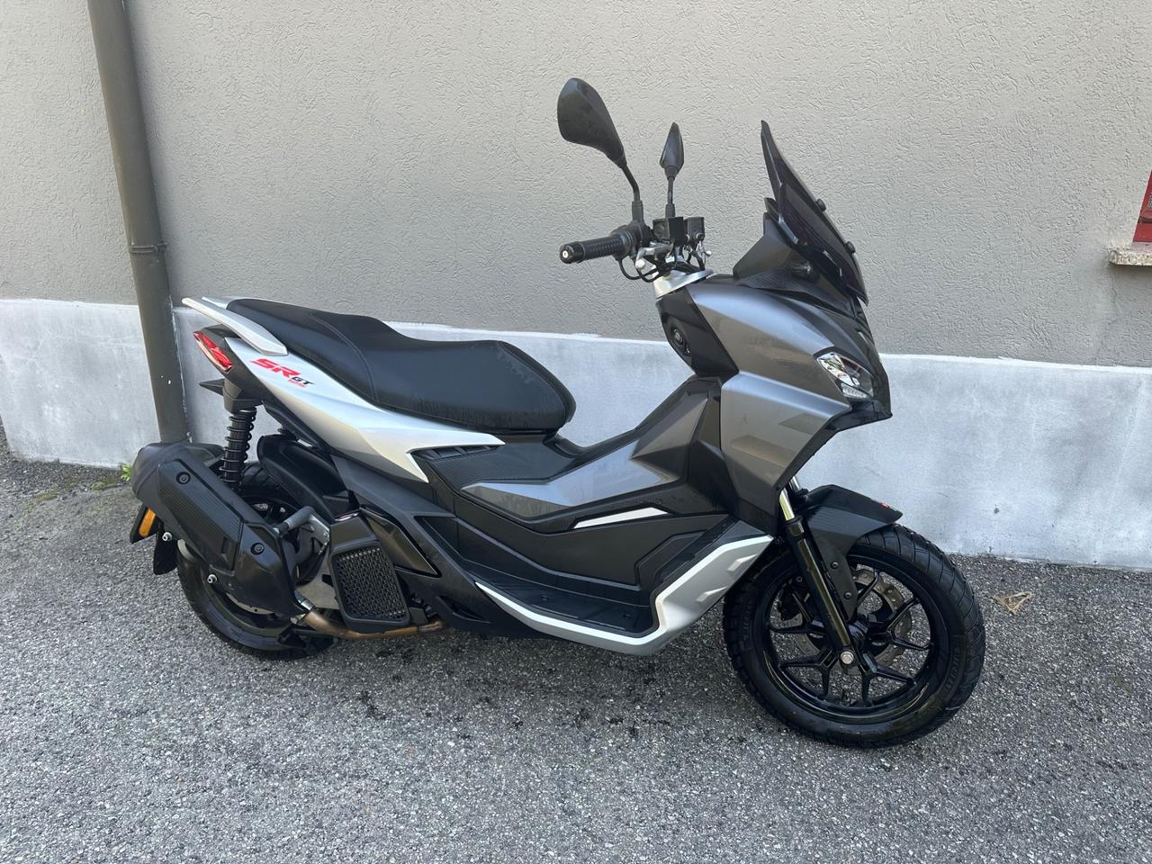 Aprilia SR GT 125 Pari al nuovo 6500 km