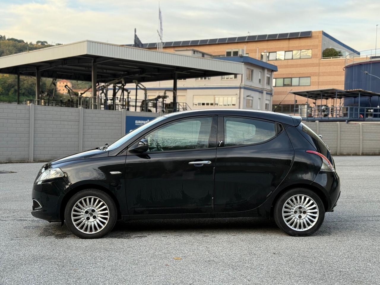Lancia Ypsilon 1.3 MJT 16V 95 CV 5 porte IDEALE PER NEOPATE