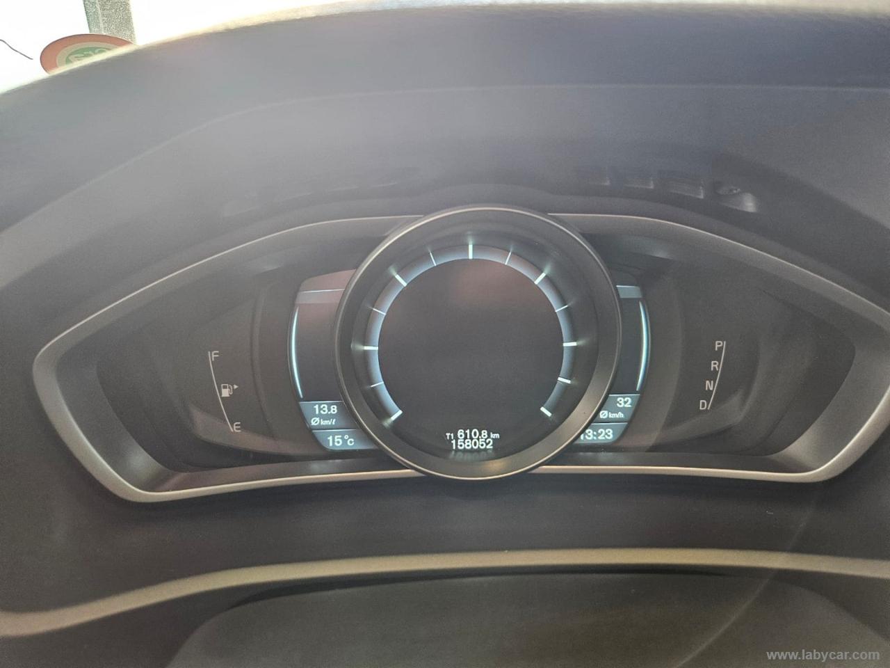 VOLVO V40 Cross Country D2 1.6 P.sh. Momentum