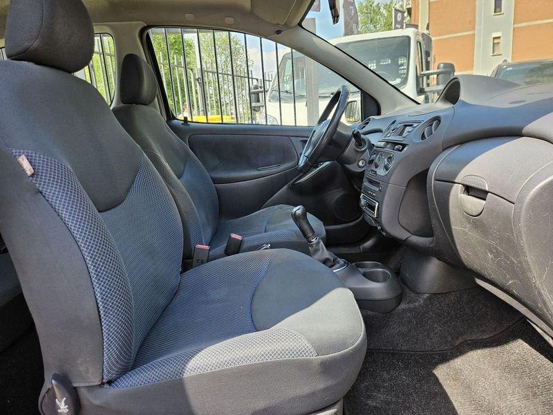 Toyota Yaris Yaris 3p 1.0 Expo s/clima