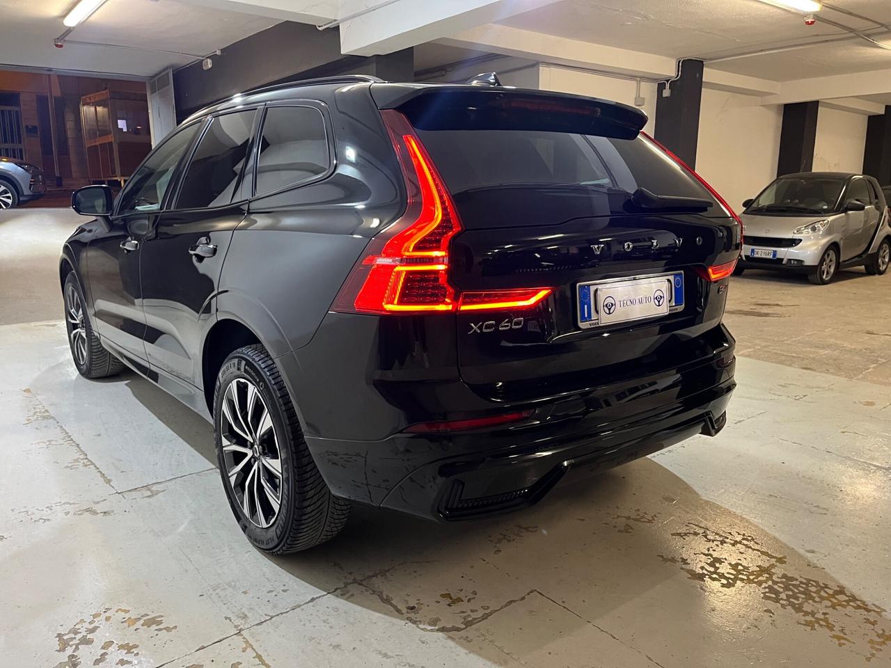 Volvo XC60 B4 (d) AWD automatico Ultimate Dark