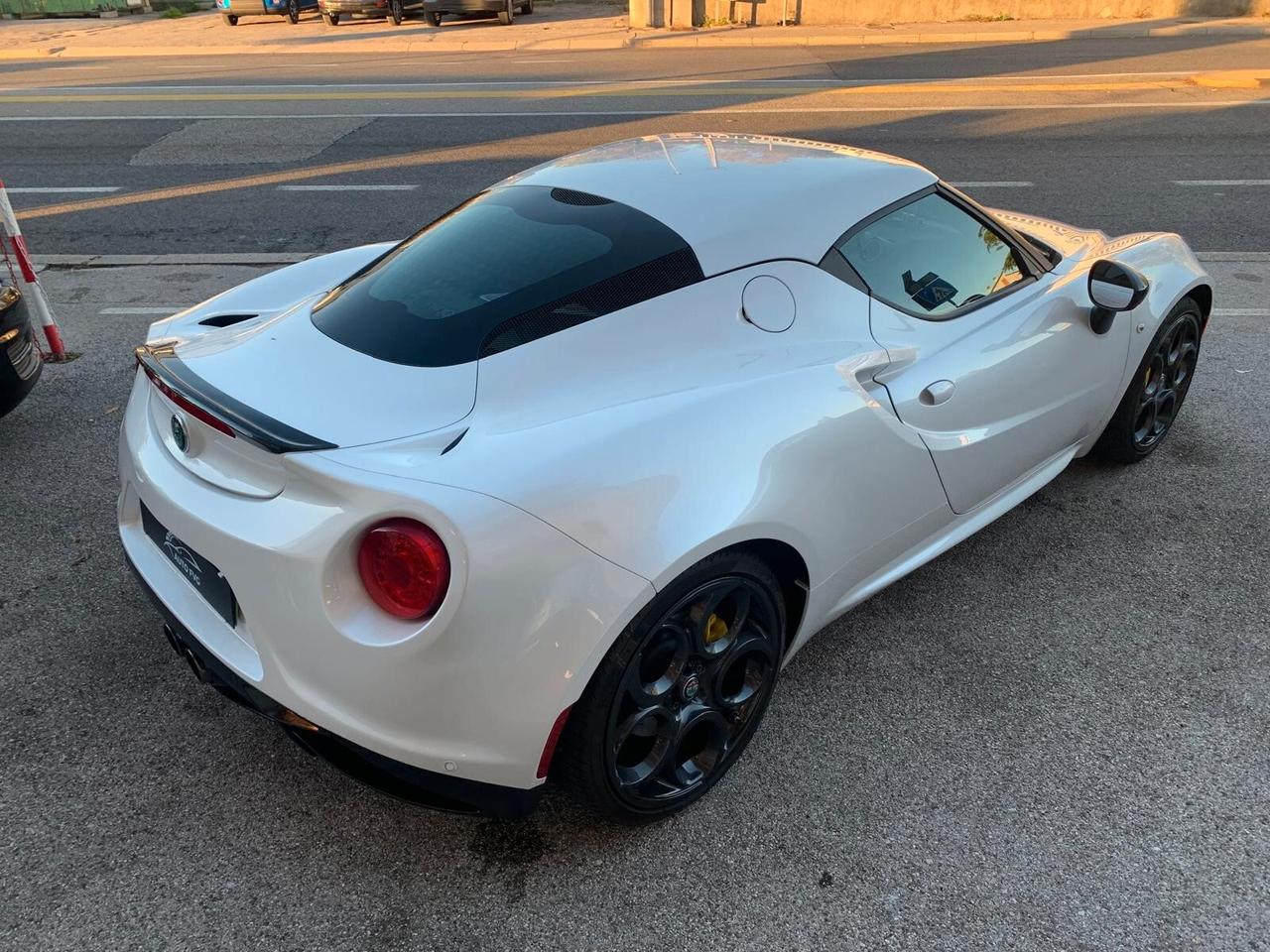 Alfa Romeo 4C 1750 TBi carbon