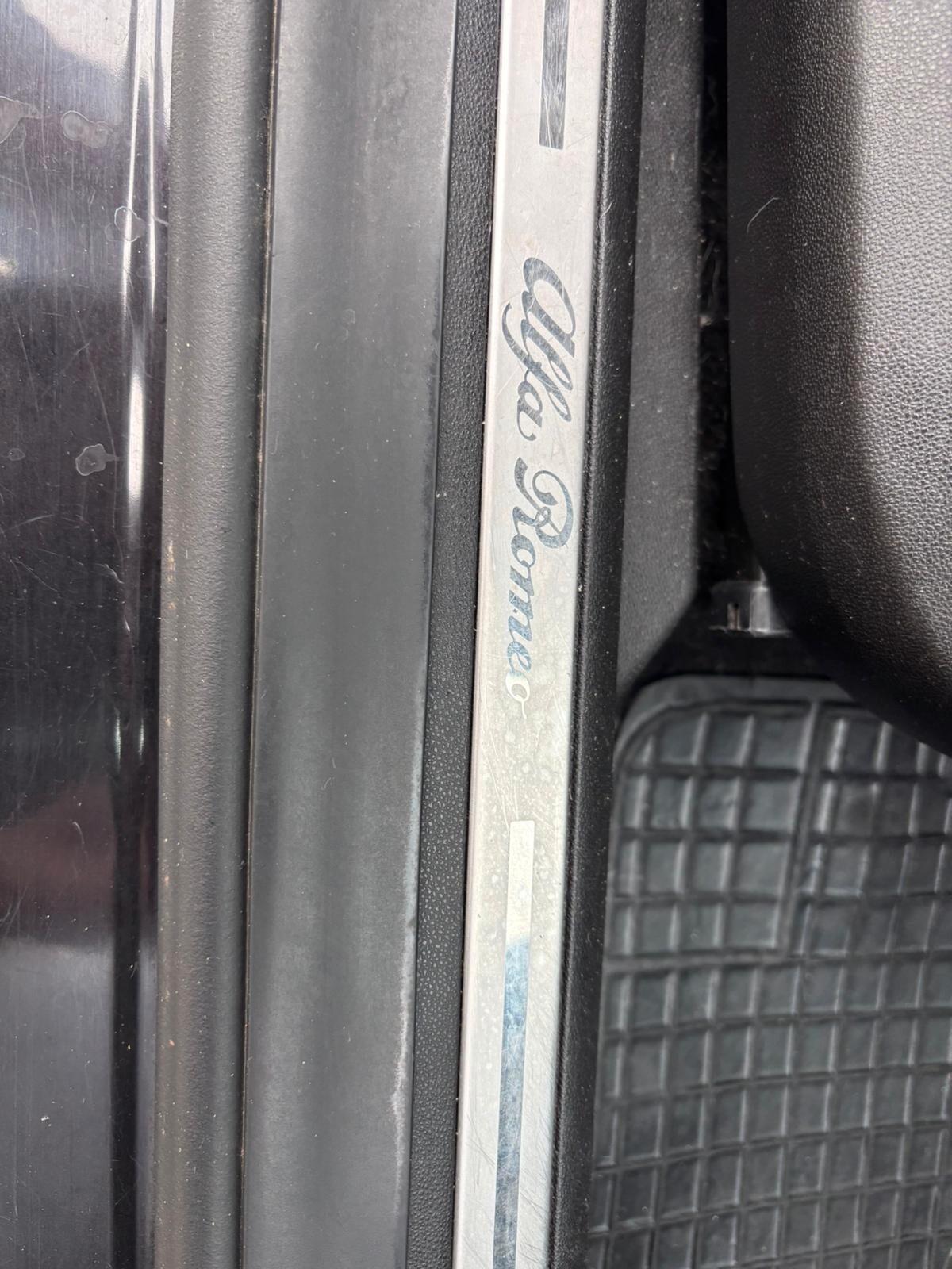 Alfa Romeo MiTo 1.6 JTDm-2 S&S Distinctive Sport Pack