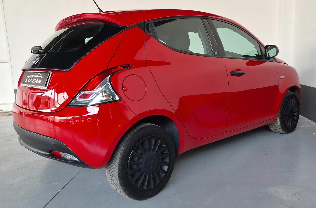 Ypsilon 1.2 69 CV 5 porte Elefantino Blu (NEOPATENTATI)