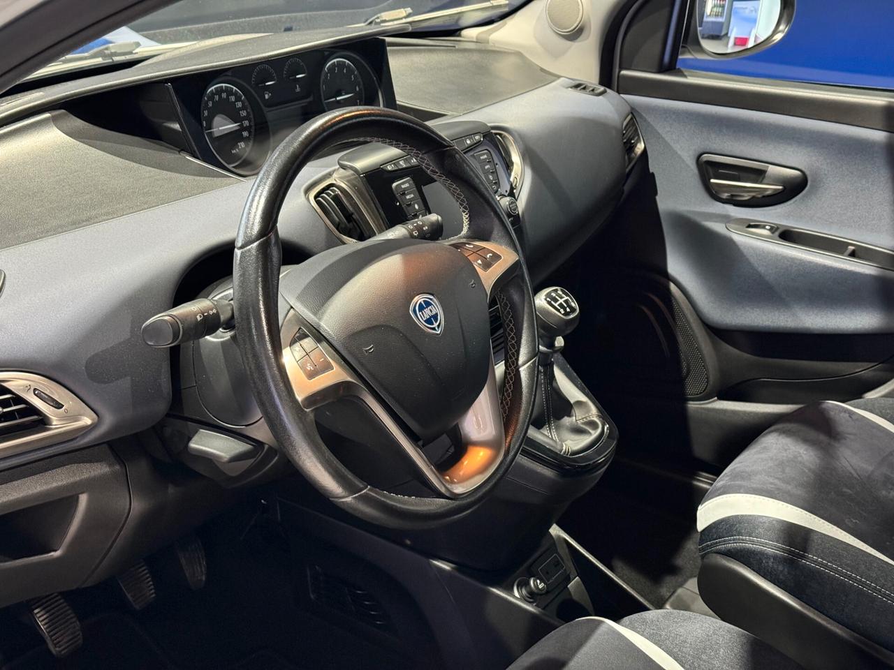 Lancia Ypsilon 1.2 69 CV 5 porte Mya