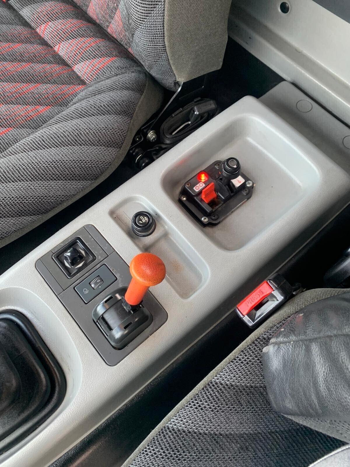 Daewoo AVIA - RIBALTABILE TRILATERALE-Portata 32 Q.li