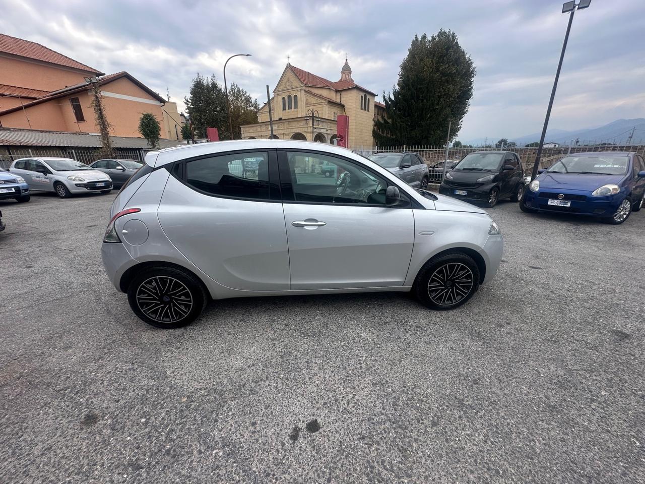 Lancia Ypsilon 1.2 69 CV 5 porte GPL Platinum