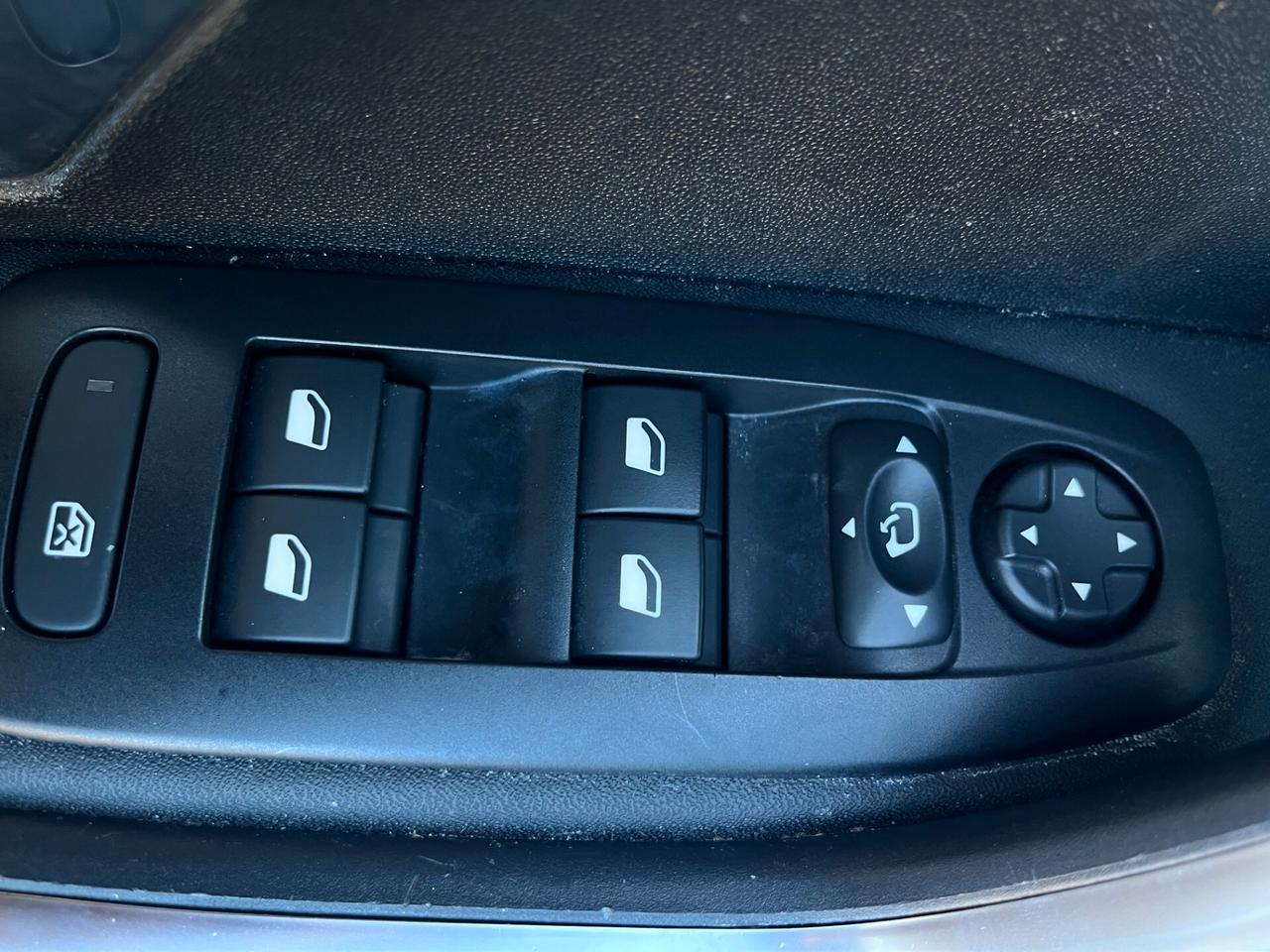 Peugeot 2008 BlueHDi 120 S&S Crossway (tetto in vetro)