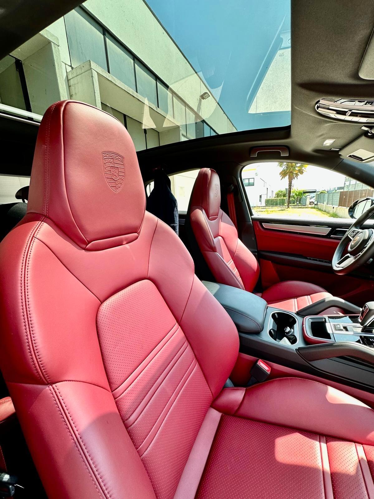 PORSCHE CAYENNE 3.0 HYBRID - PLATINUM EDITION