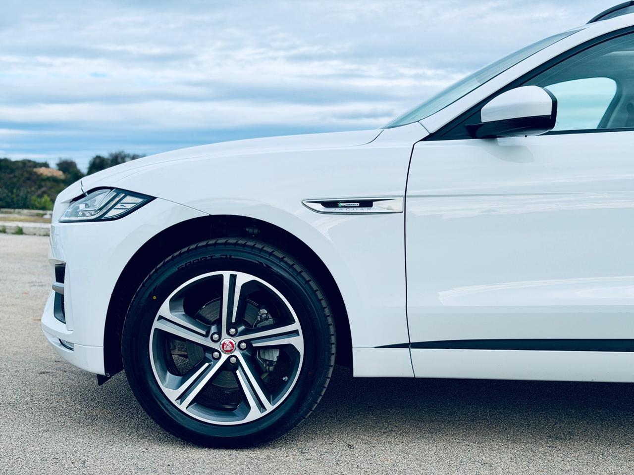 Jaguar F-Pace 2.0 D 180 CV AWD aut. R-Sport