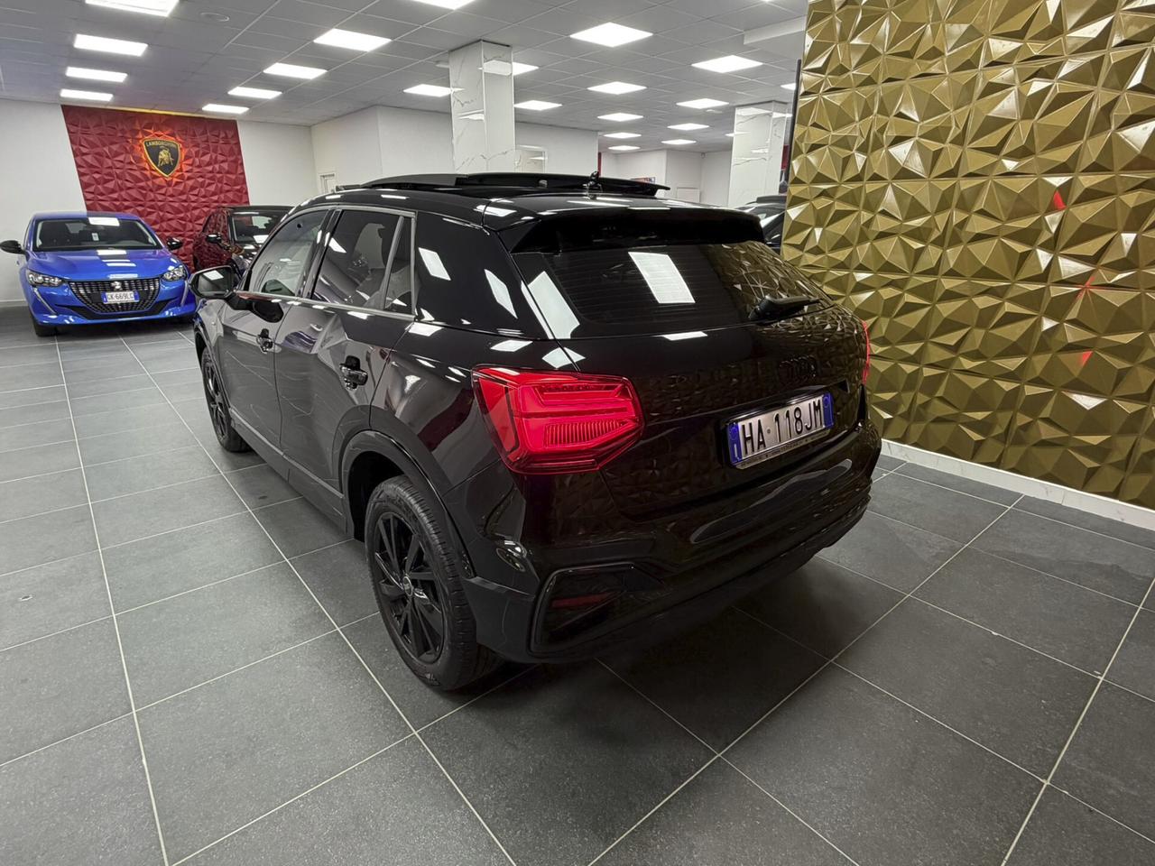 Audi Q2 30 TDI Identity Black S-Line