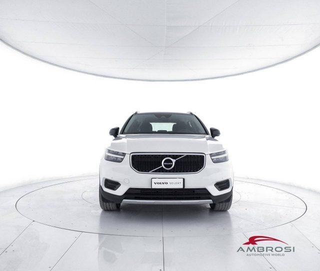 VOLVO XC40 D3 Momentum - AUTOCARRO N1