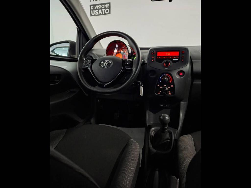 Toyota Aygo 5 Porte 1.0 VVT-i x-business