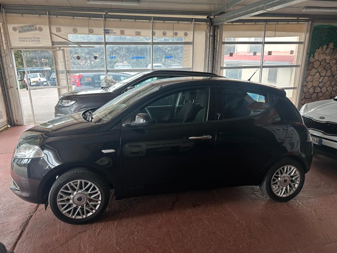 Lancia Ypsilon 1.2 69 CV 5 porte Gold