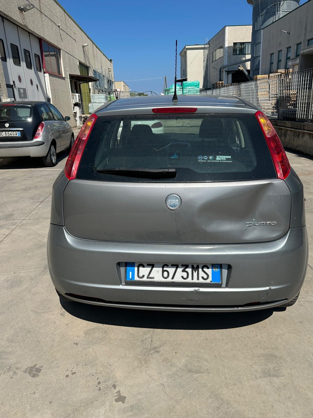 Fiat Grande Punto 1.4 5 porte benz metano neopatentati