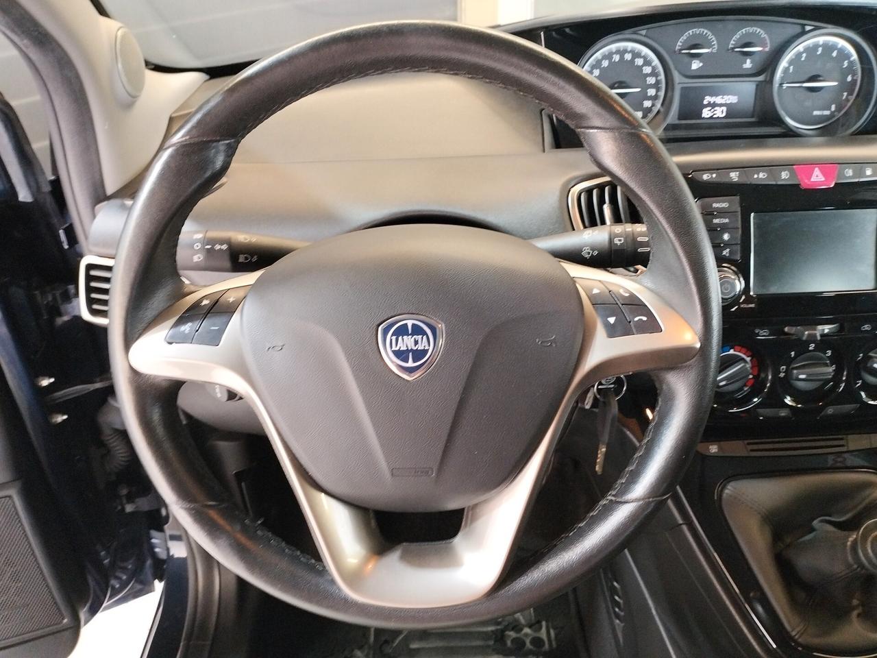 Lancia Ypsilon 0.9 TwinAir 5 porte Metano Ecochic Platinum