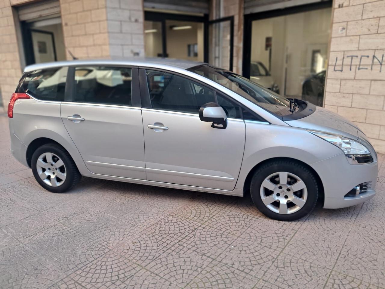 PEUGEOT 5008-7 POSTI-1.6 HDI 115CV-Km170000-Euro6990