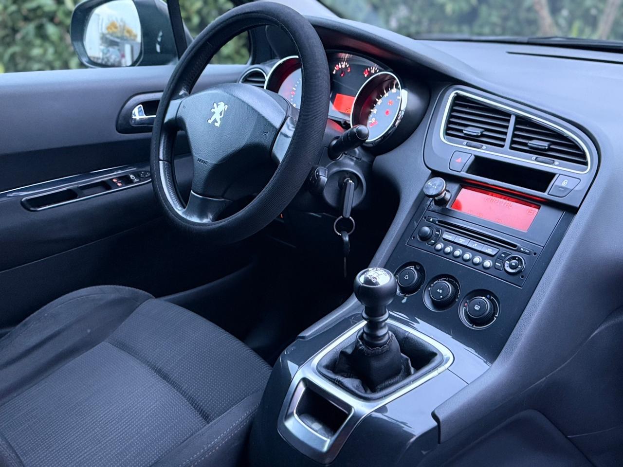 Peugeot 5008 1.6 HDi 110CV 7POSTI