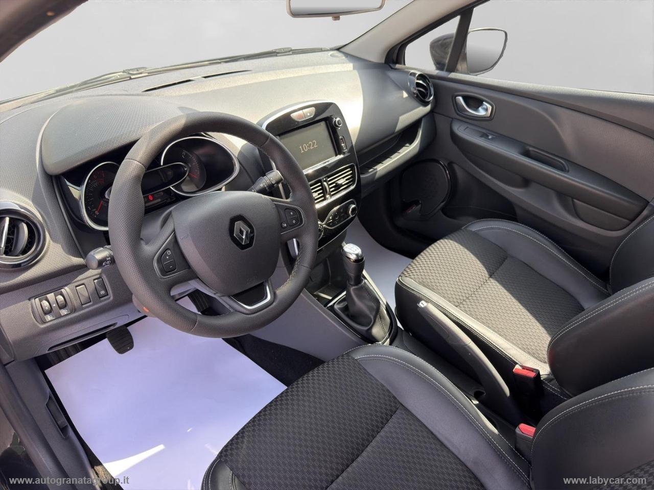 RENAULT Clio TCe 12V 90CV 5p. Moschino Intens RS LINE!