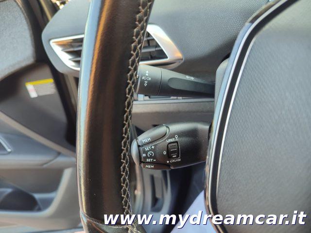PEUGEOT 3008 BlueHDi 130 S&S Allure