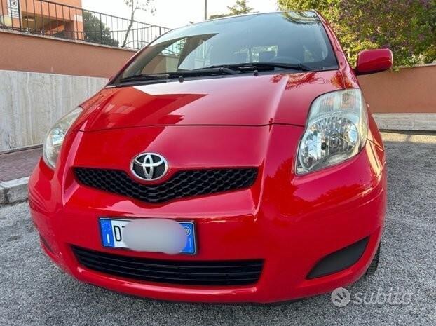 Toyota Yaris 1.0 5 ideale per neo patentati