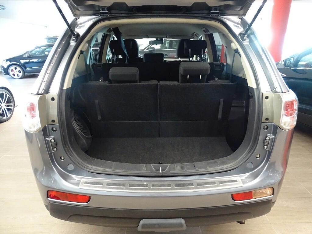 Mitsubishi Outlander 2.2 DI-D Intense 4x4 7 posti marce ridotte