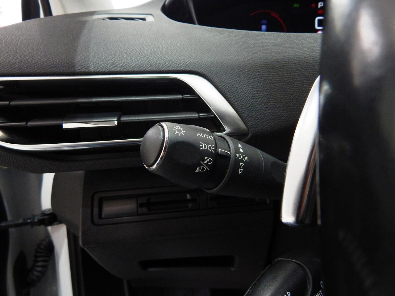 Peugeot 5008 1.5 bluehdi Allure EAT8 S&S NAVI-PELLE-PARK-RADAR-LED