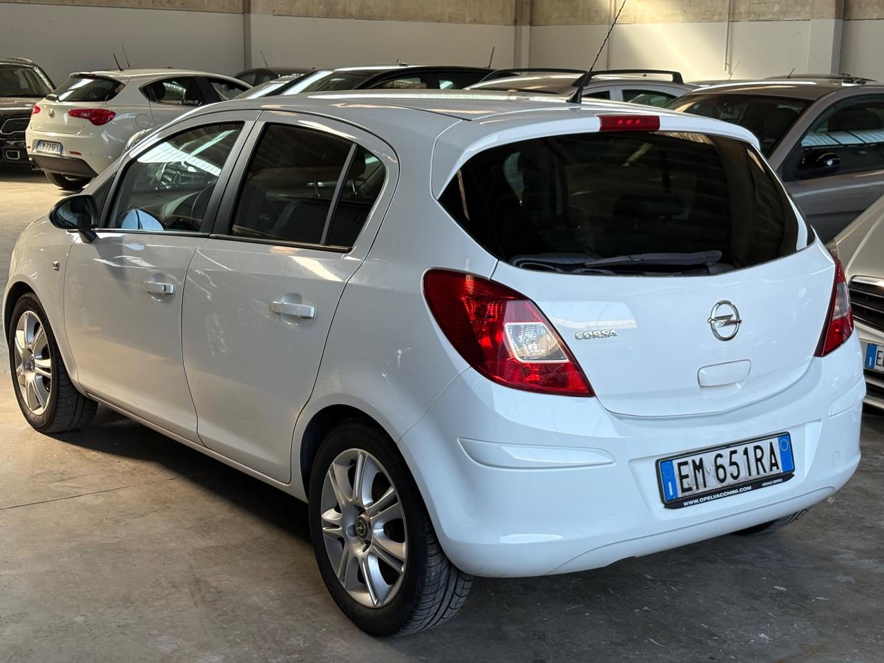 Opel Corsa 1.2 5 porte Sport