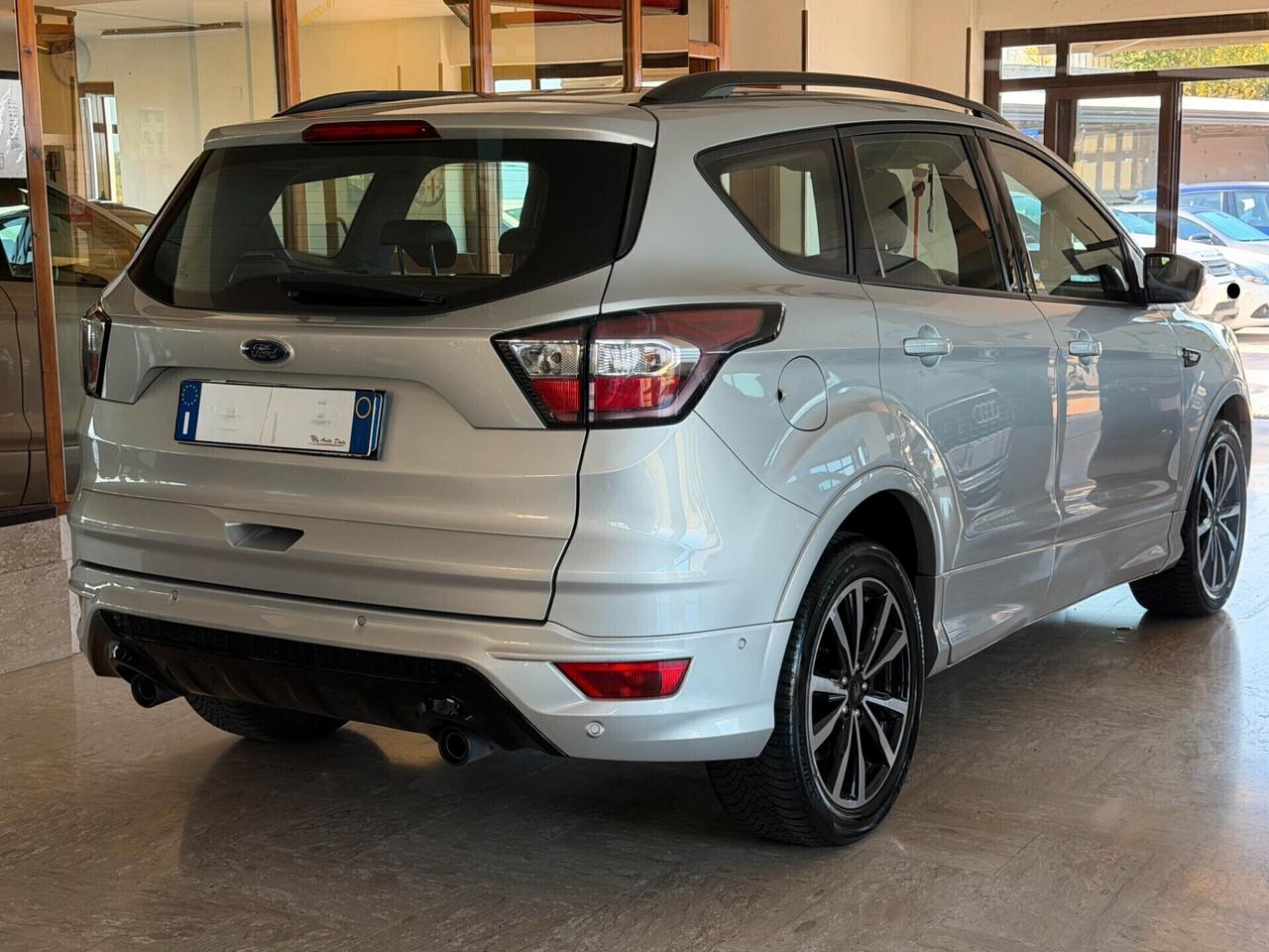 Ford Kuga 2WD 2.0 TDCI 120 cv. ST LINE