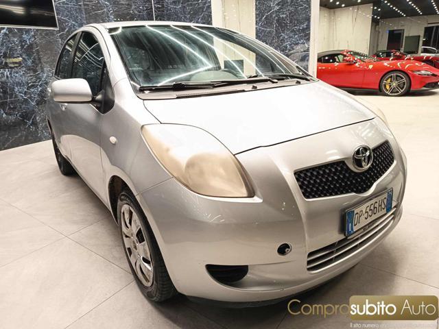 TOYOTA Yaris 1.0 5 porte